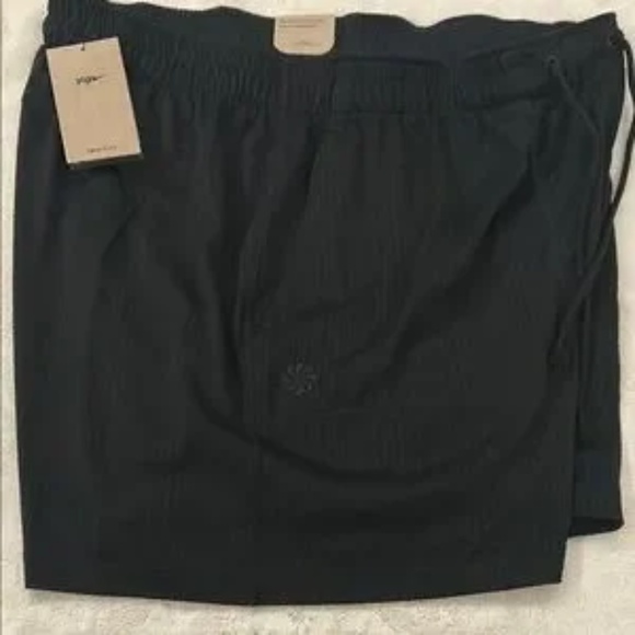 Nike Yoga Dri-Fit 5" Training Shorts NWT Black -Size Small- Giftable - Picture 2 of 6